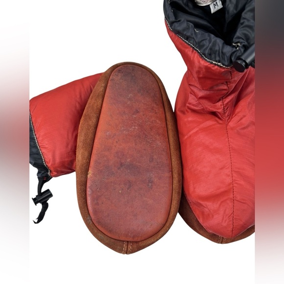 Puffer slippers.  Sunrise mountaineering.  Size medium.  Womens 9-11.  Mens 8-10 - Picture 3 of 6